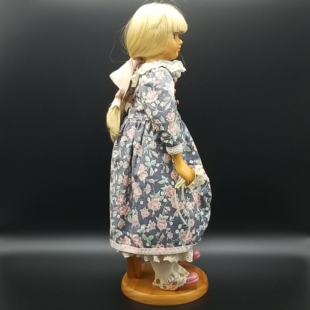 Robert Raikes Originals Hand Carved Wooden Doll "Claire" - Picture 4 of 11